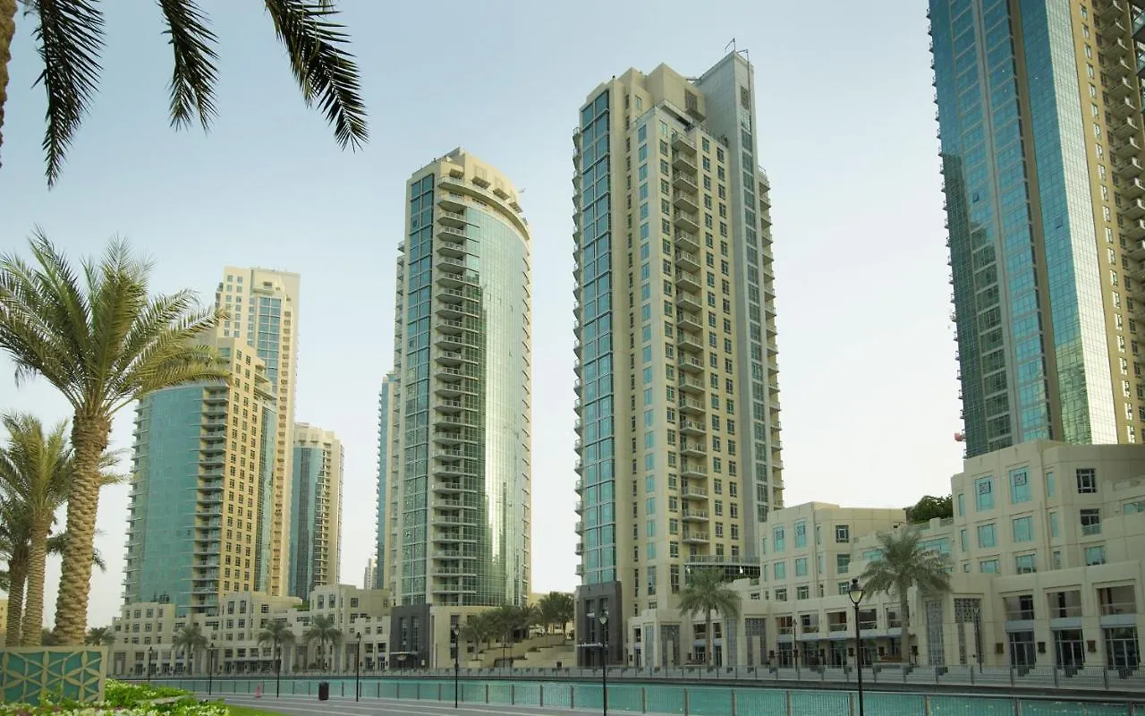 Gorgeous 3-Bed With Burj Khalifa & Dancing Fountain Views Apartment Dubai